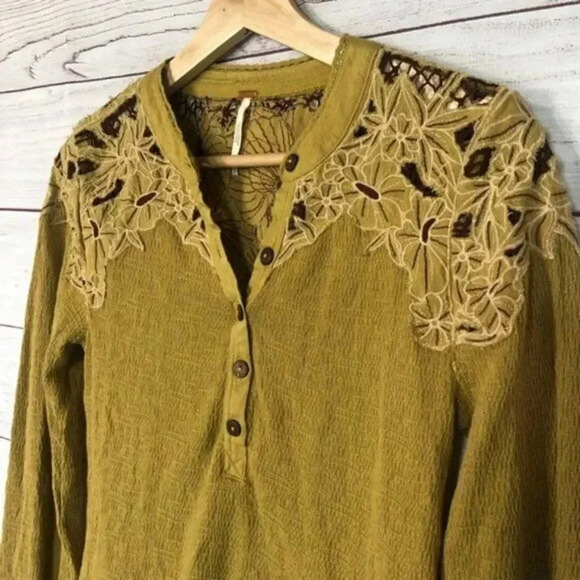 Free People Easy Breezy Henley Lace Back Boho Long Sleeve Thermal T-Shirt XS - Picture 4 of 6